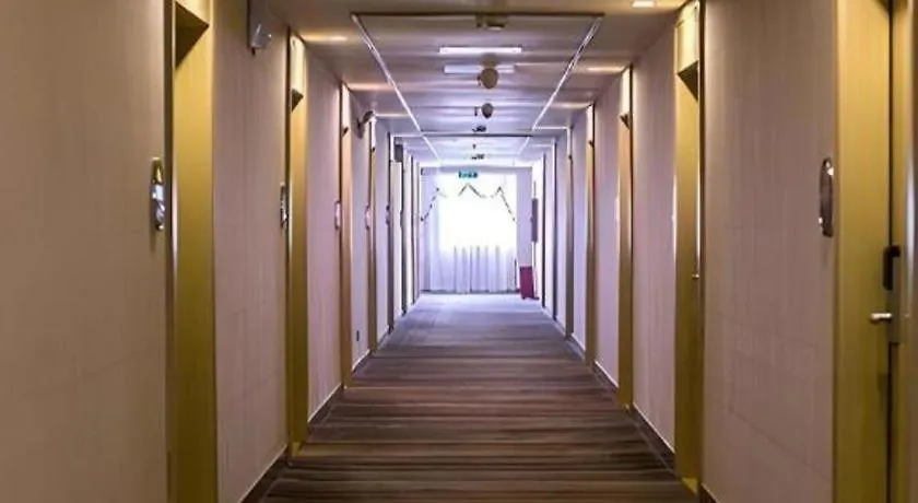 Hotel Jtour Inn Zhuhai Xiangzhou Mingzhu Light Rail Station