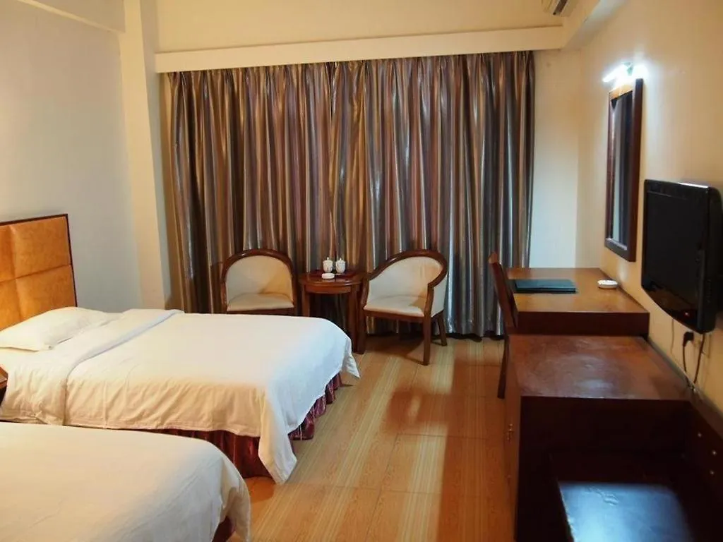 Jtour Inn Zhuhai Xiangzhou Mingzhu Light Rail Station 2*,  China